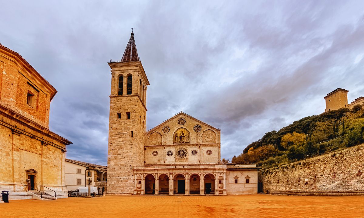Spoleto, dove la storia diventa emozione tra pietra e silenzio